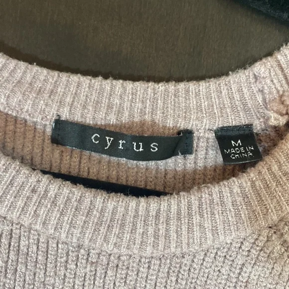 Lavender scallop trim Cyrus sweater medium - Picture 2 of 5